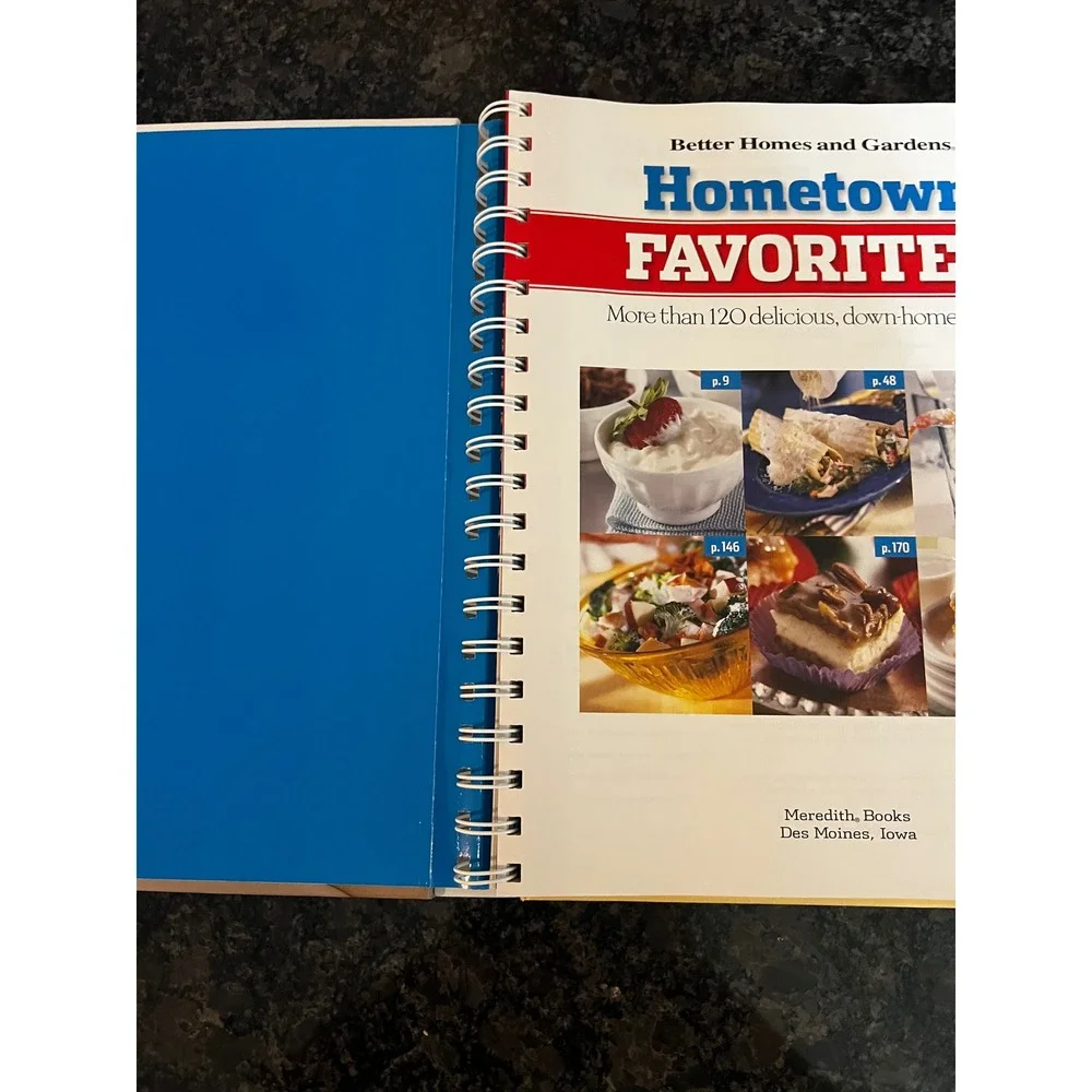 Better Homes and Gardens Hometown Favorites Cookbook‎ 120+ Recipes 2009